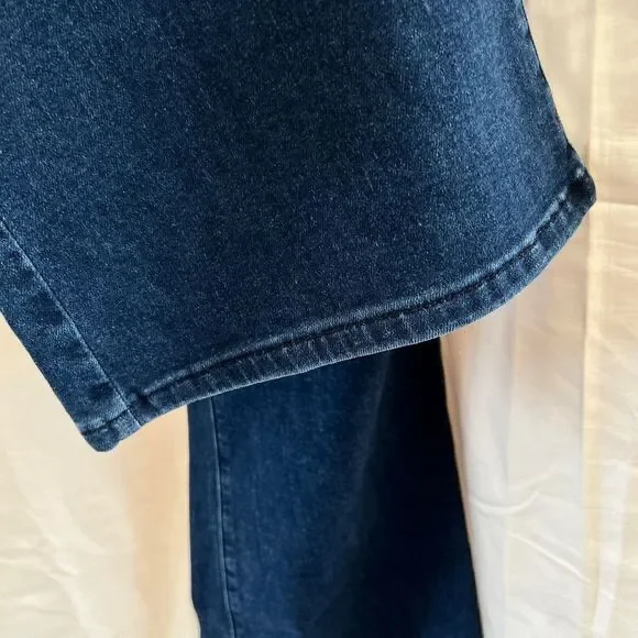 Wide leg, ultra flare Brooke Shields "Timeless"Jeans, NWOT, Size 10P - Picture 7 of 9